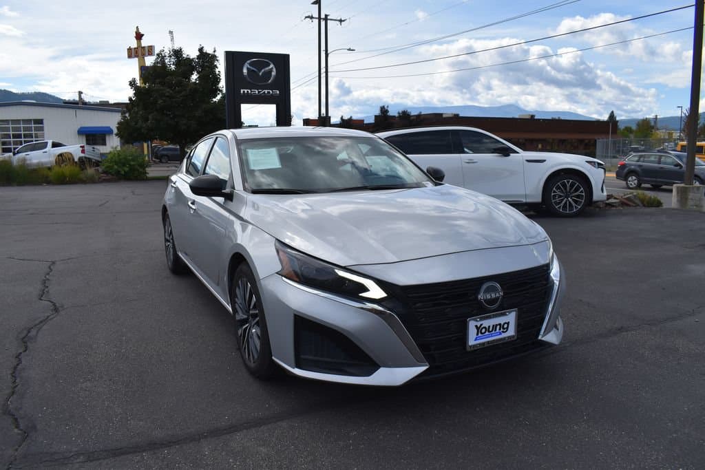 2024 Nissan Altima - Photo 1