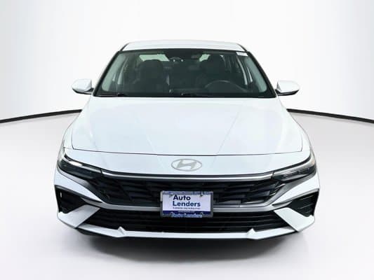 2024 Hyundai Elantra - Photo 1