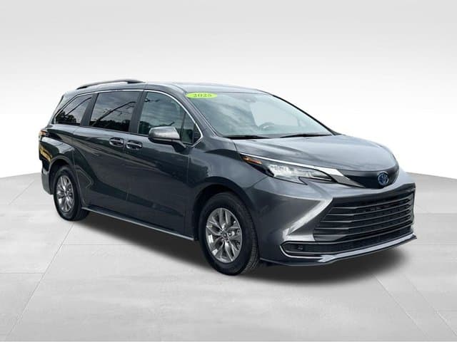 2025 Toyota Sienna - Photo 1