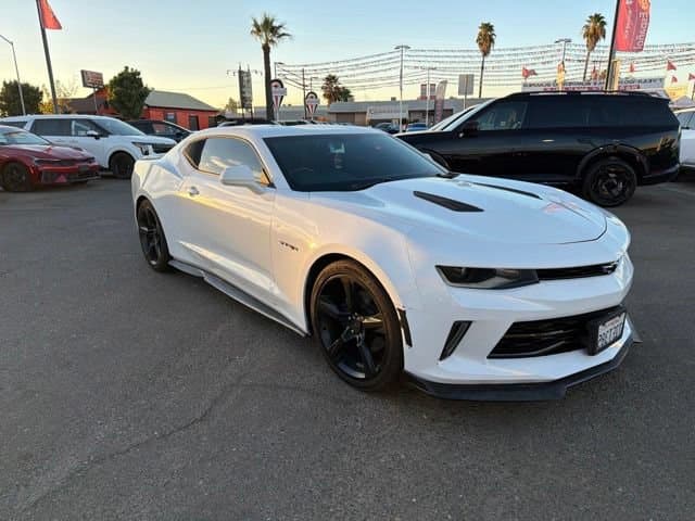 2017 Chevrolet Camaro - Photo 1