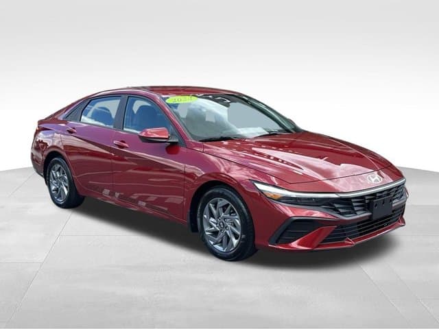 2024 Hyundai Elantra - Photo 1
