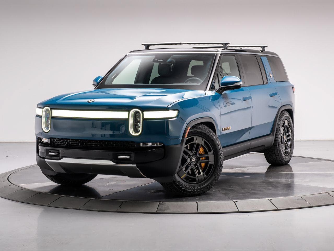2023 Rivian 2023 Rivian R1s Adventure