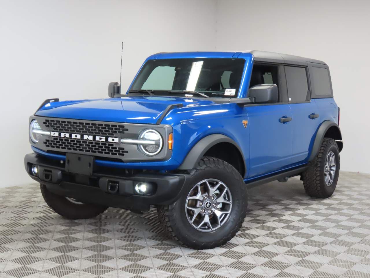 2025 Ford Bronco - Photo 1