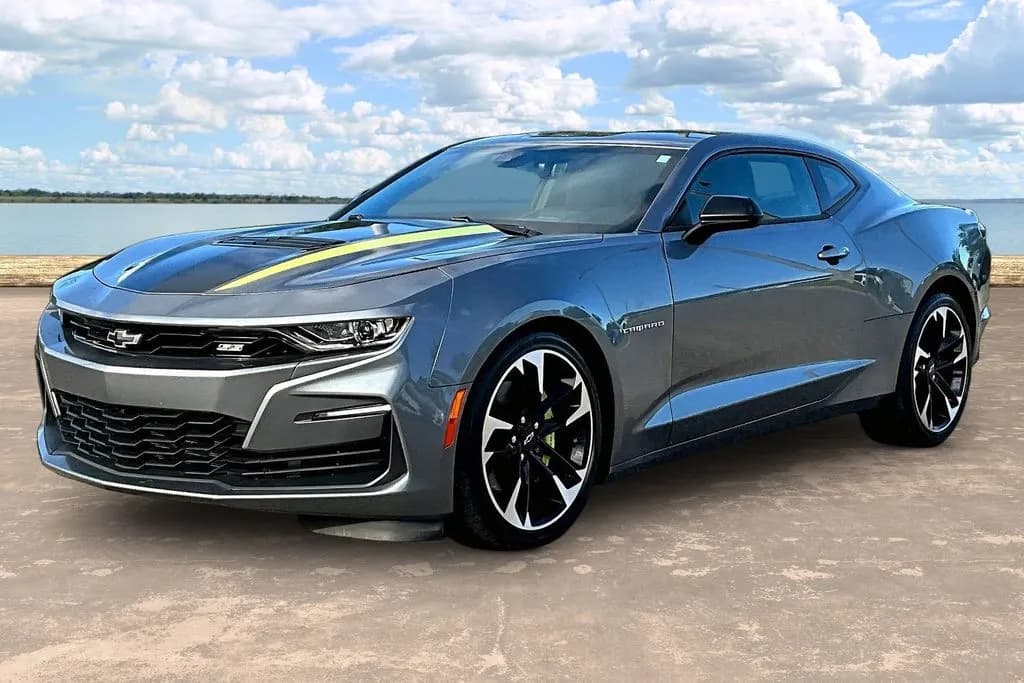 2020 Chevrolet Camaro - Photo 1