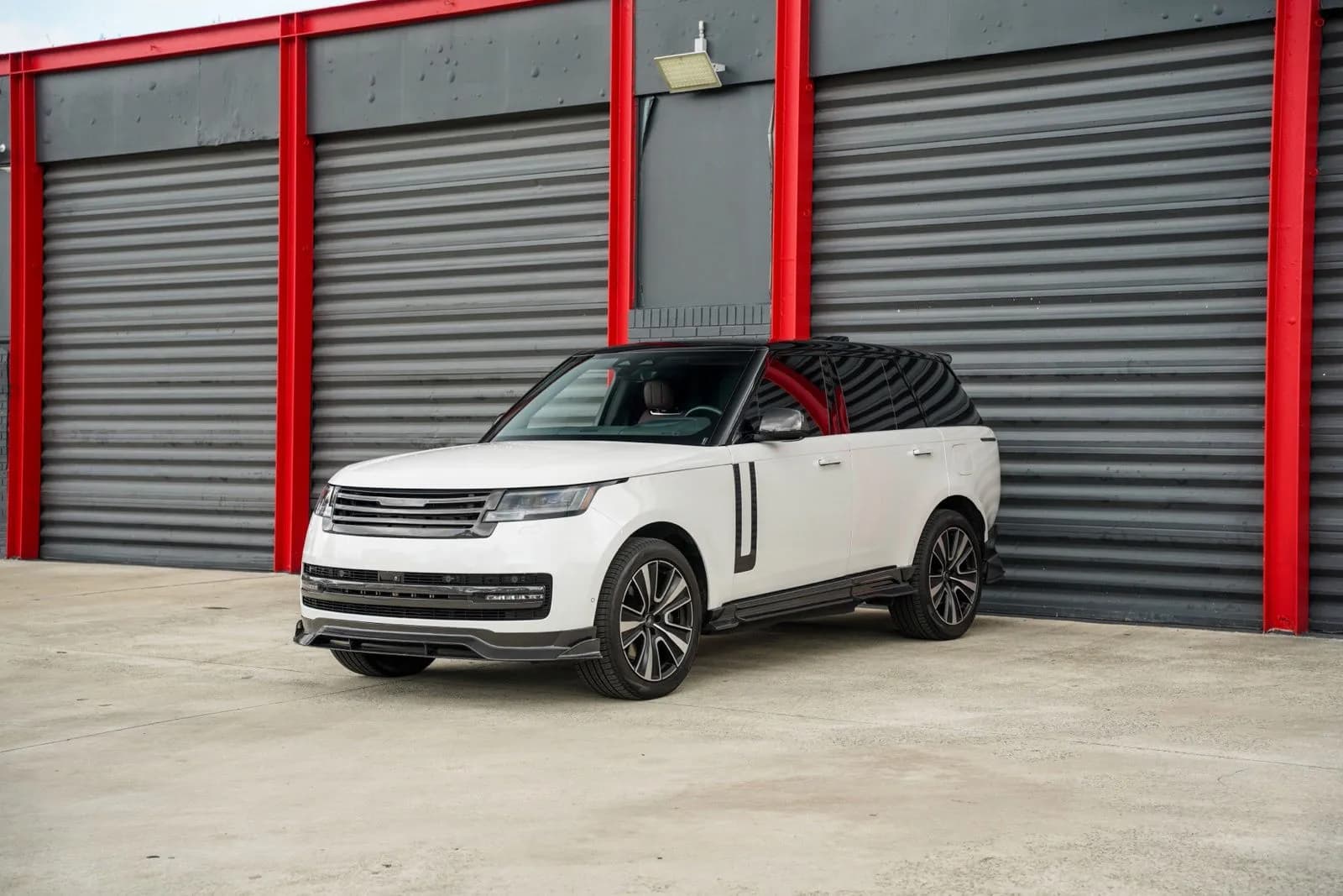 2025 Land Rover Range Rover Plug-In Hybrid - Photo 1