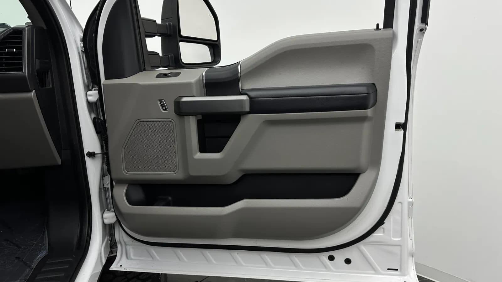 Thumbnail 33