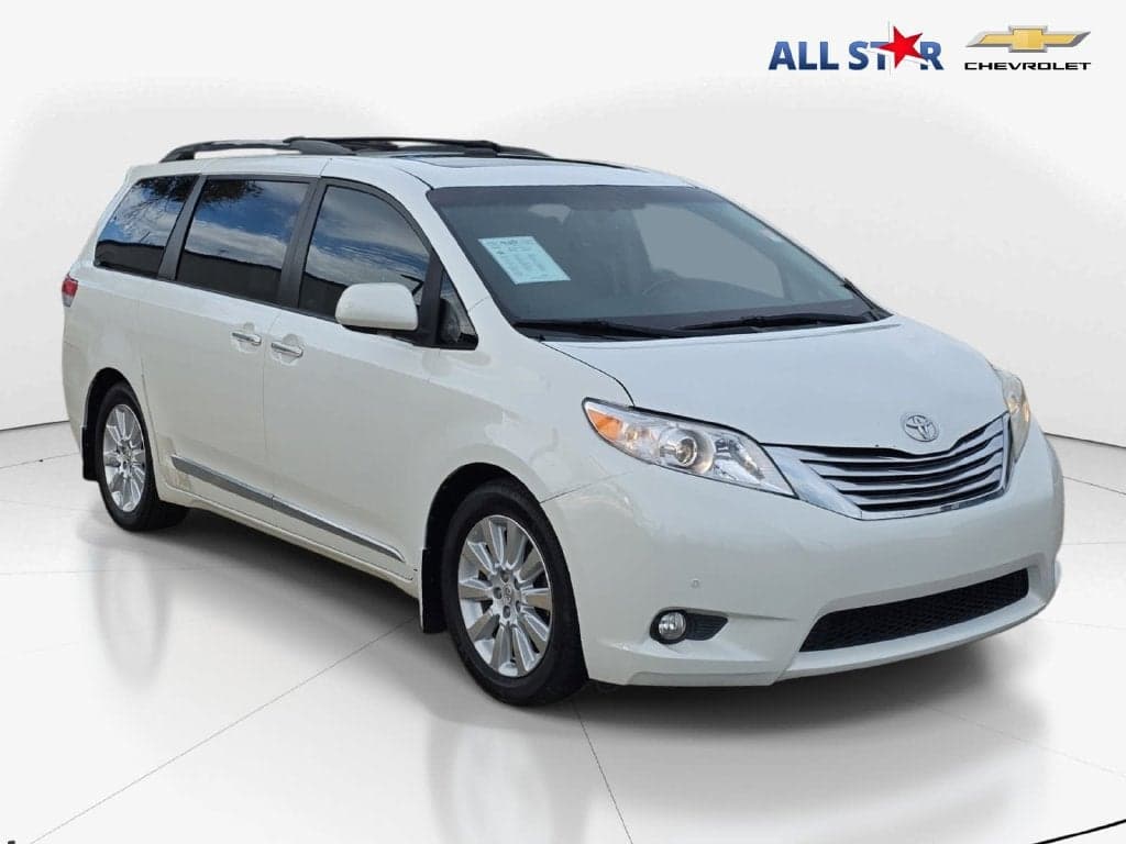 2011 Toyota Sienna - Photo 1