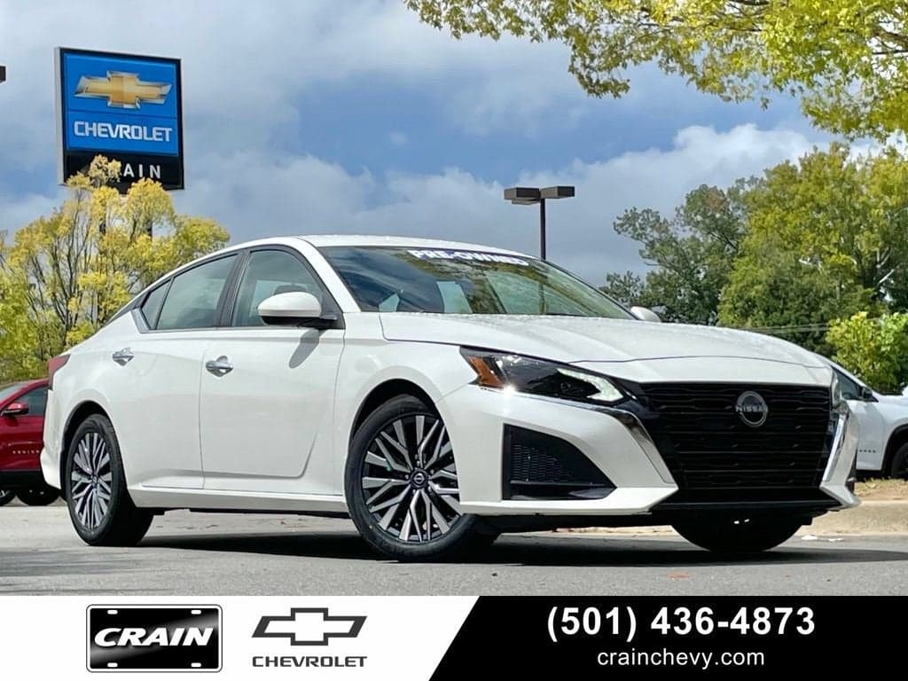 2023 Nissan Altima - Photo 1