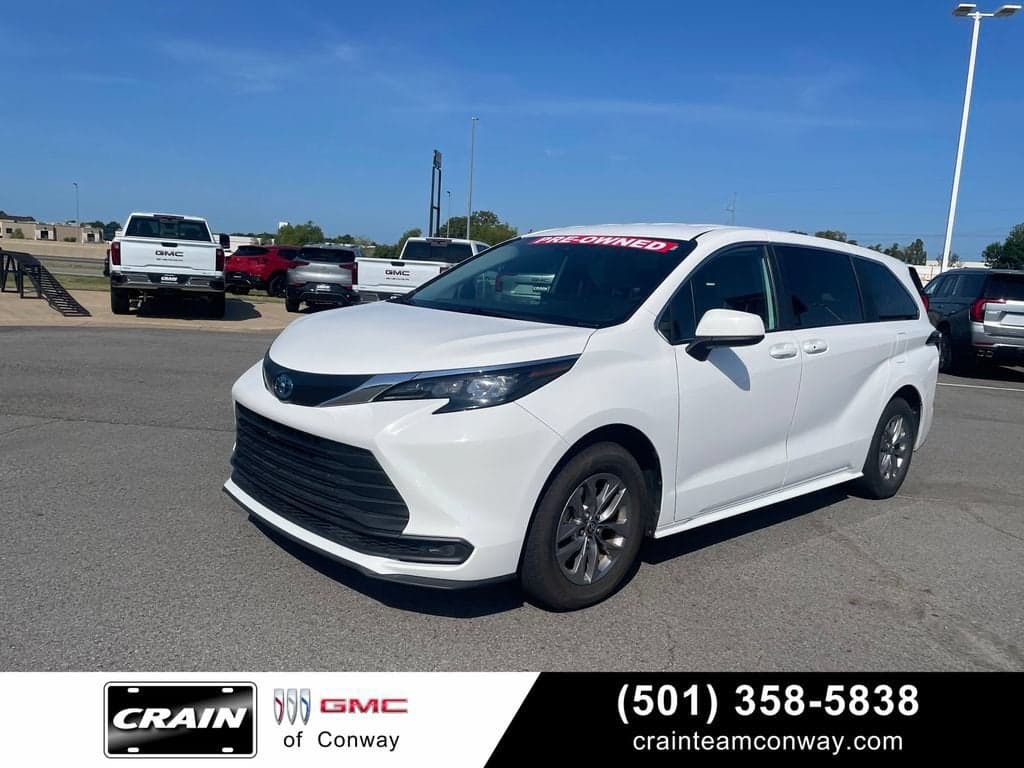 2025 Toyota Sienna - Photo 1