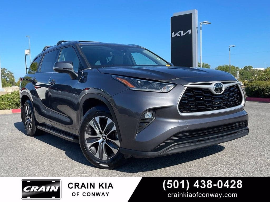 2021 Toyota Highlander - Photo 1