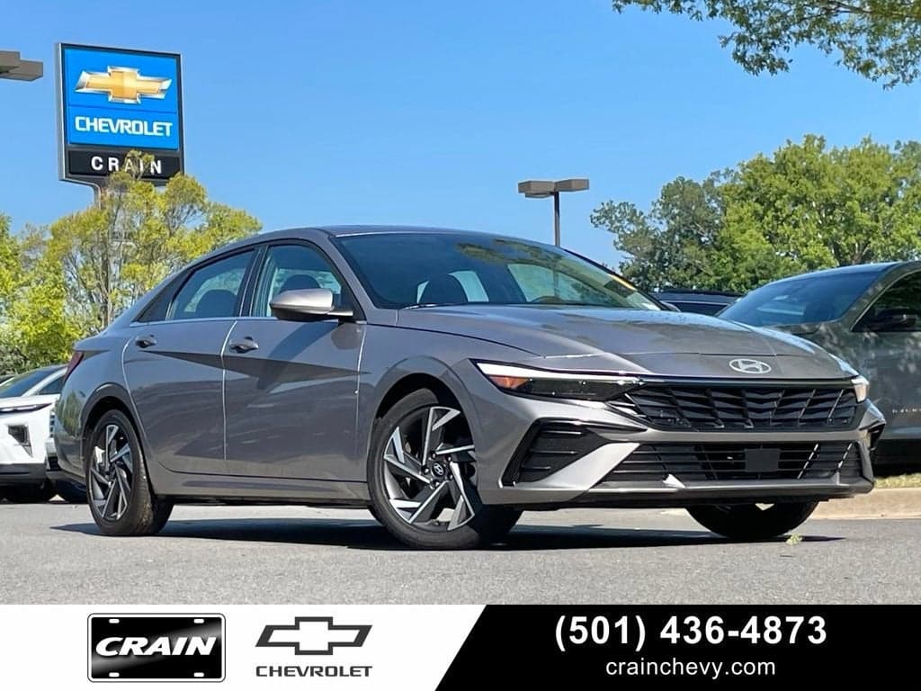 2025 Hyundai Elantra - Photo 1