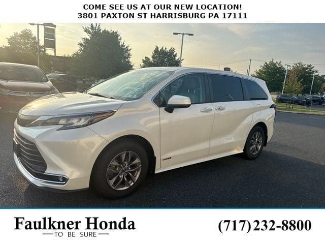 2021 Toyota Sienna - Photo 1