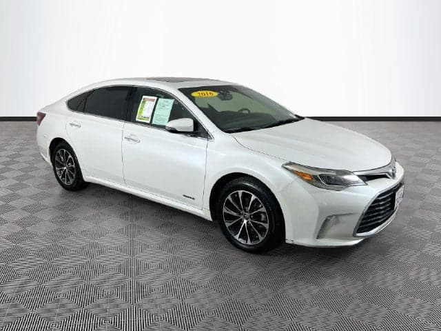 2016 Toyota Avalon Hybrid - Photo 1