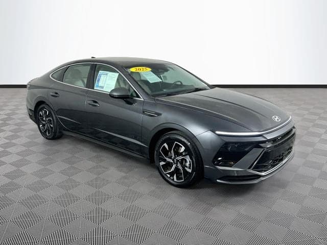 2025 Hyundai Sonata - Photo 1