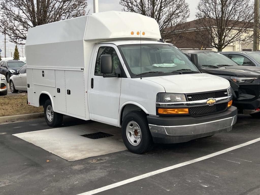 2025 Chevrolet Express Cutaway 3500