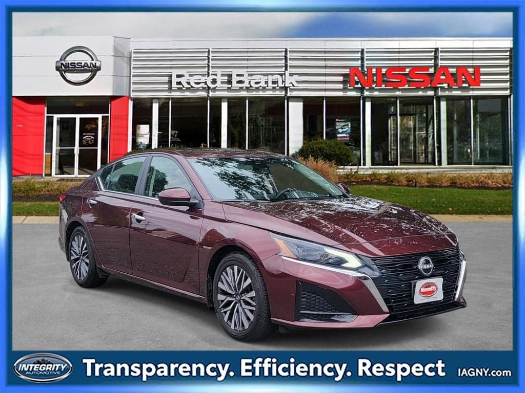 2023 Nissan Altima - Photo 1