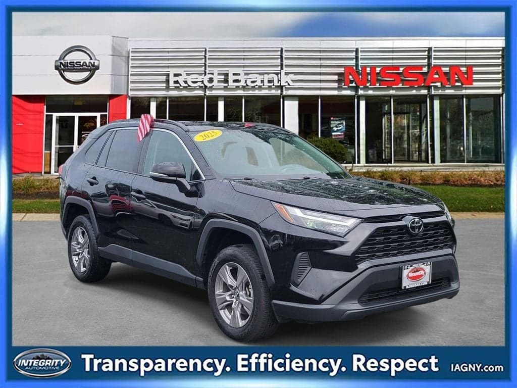 2025 Toyota RAV4 - Photo 1