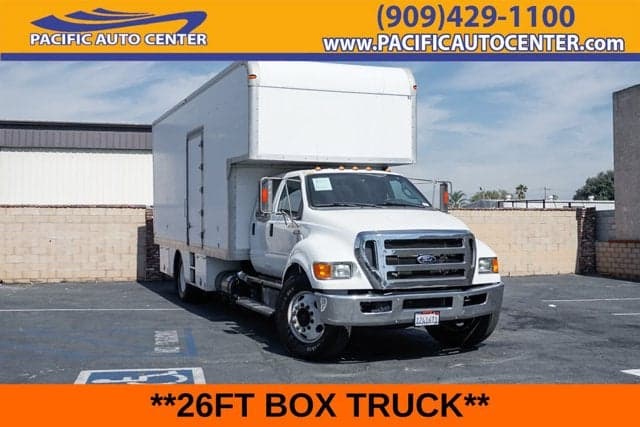 2015 Ford F-650Sd - Photo 1